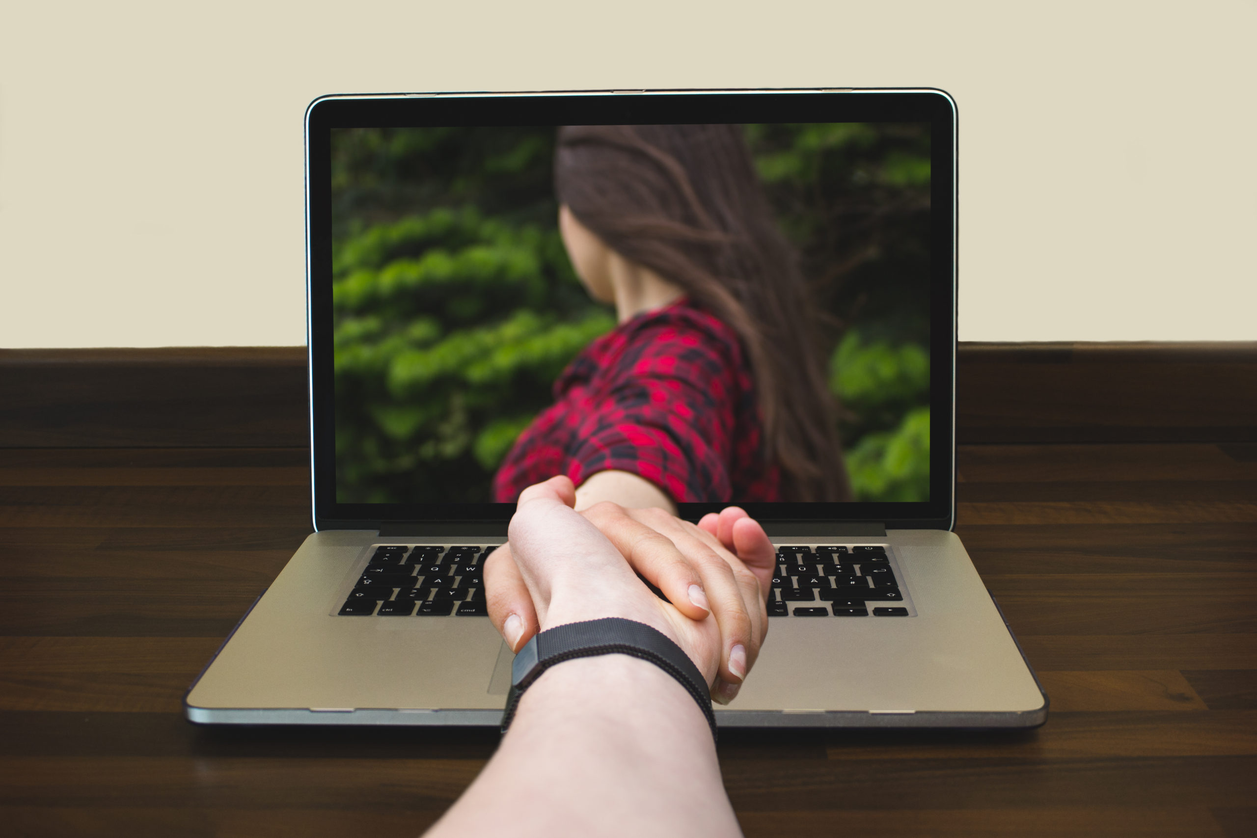 How To Maintain A Long-Distance Relationship With Your Boyfriend