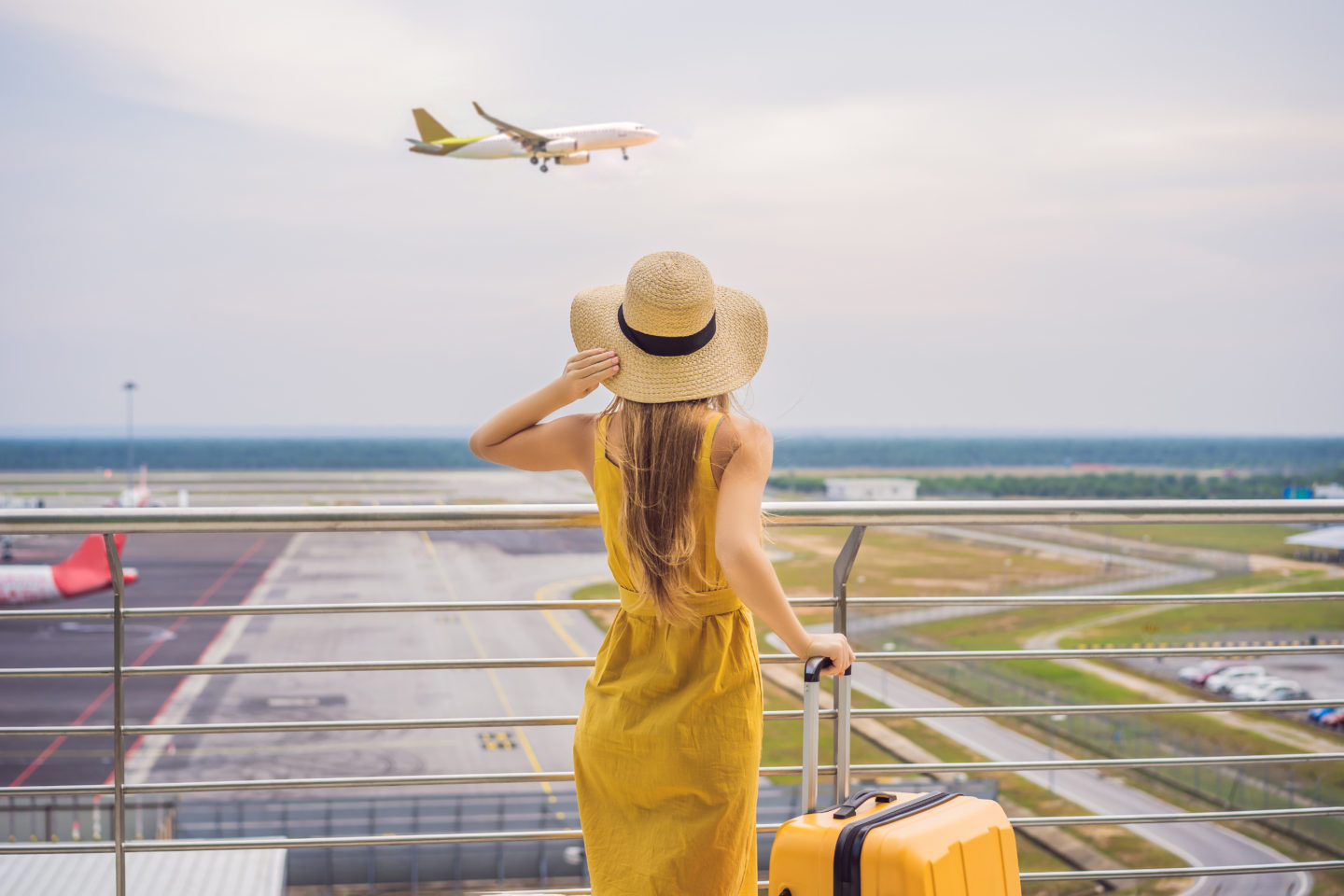 How To Look Good After A Long Flight: Top 10 Travel Beauty Hacks