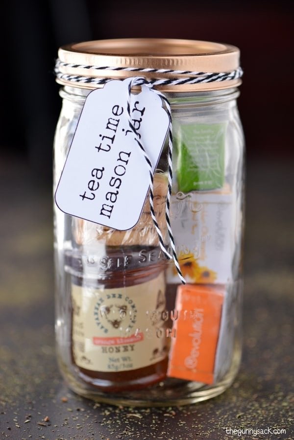 DIY Christmas Gifts: Tea Time Mason Jar