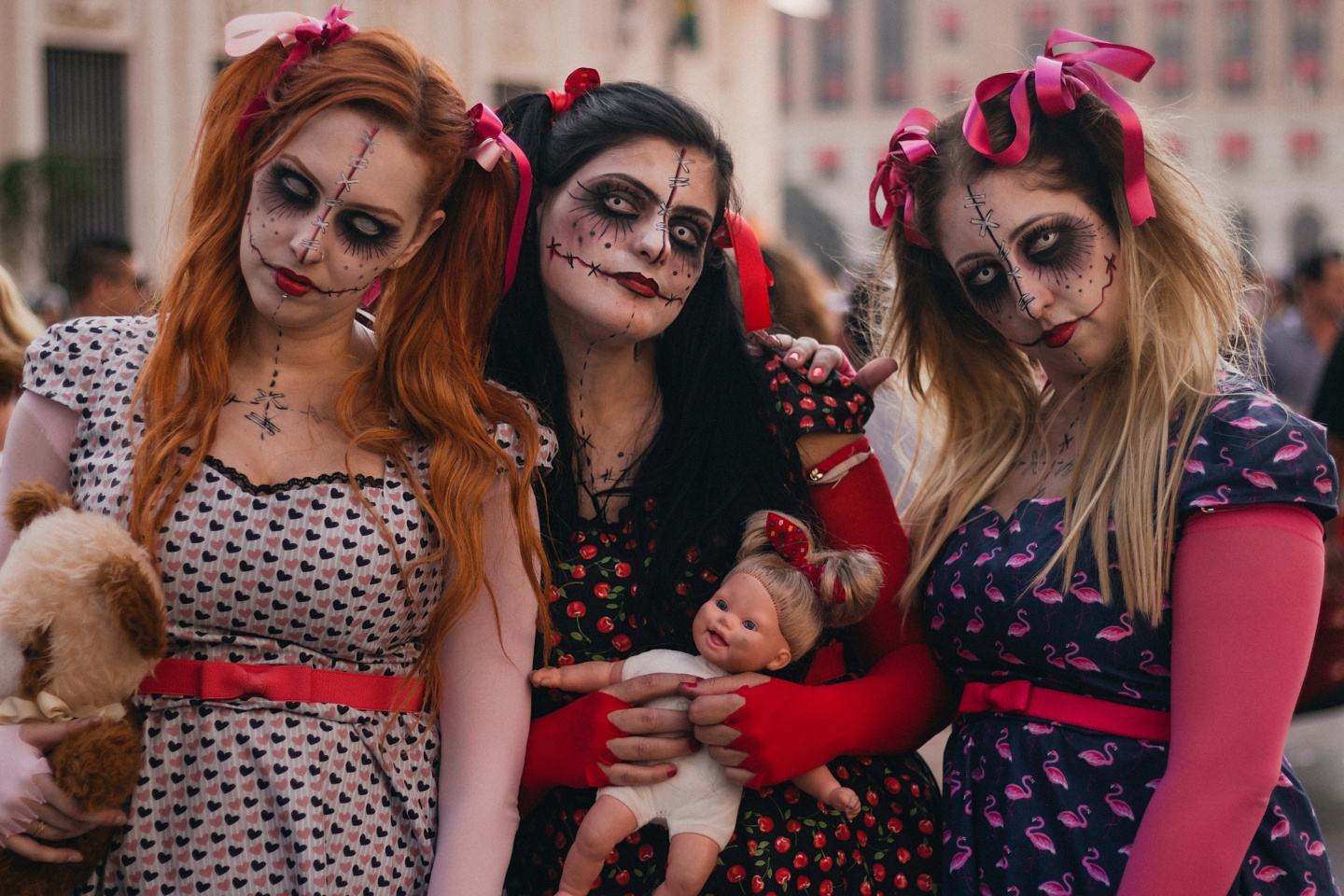 Halloween Costumes For Teenage Girl Best Friends: Creepy Dolls