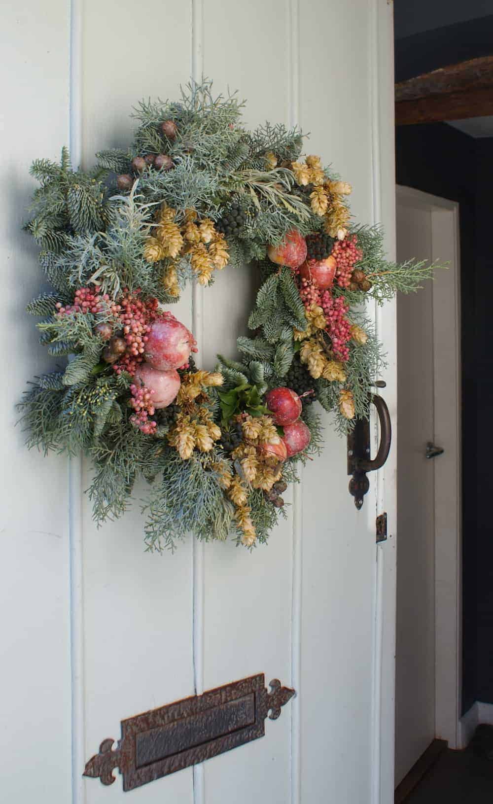DIY Contemporary Christmas Wreath