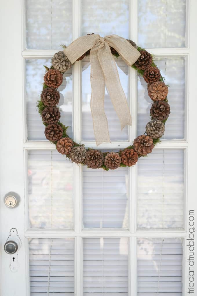 DIY Basic Pinecone Wreath