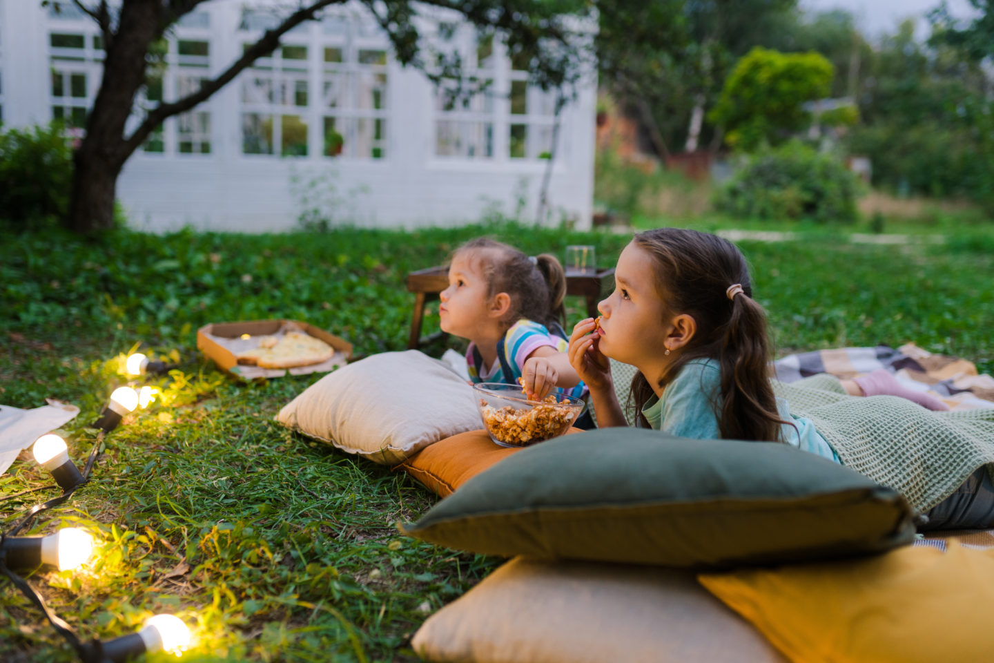 Best Outdoor Family Bonding Activities To Try This Summer: Backyard Movie Night