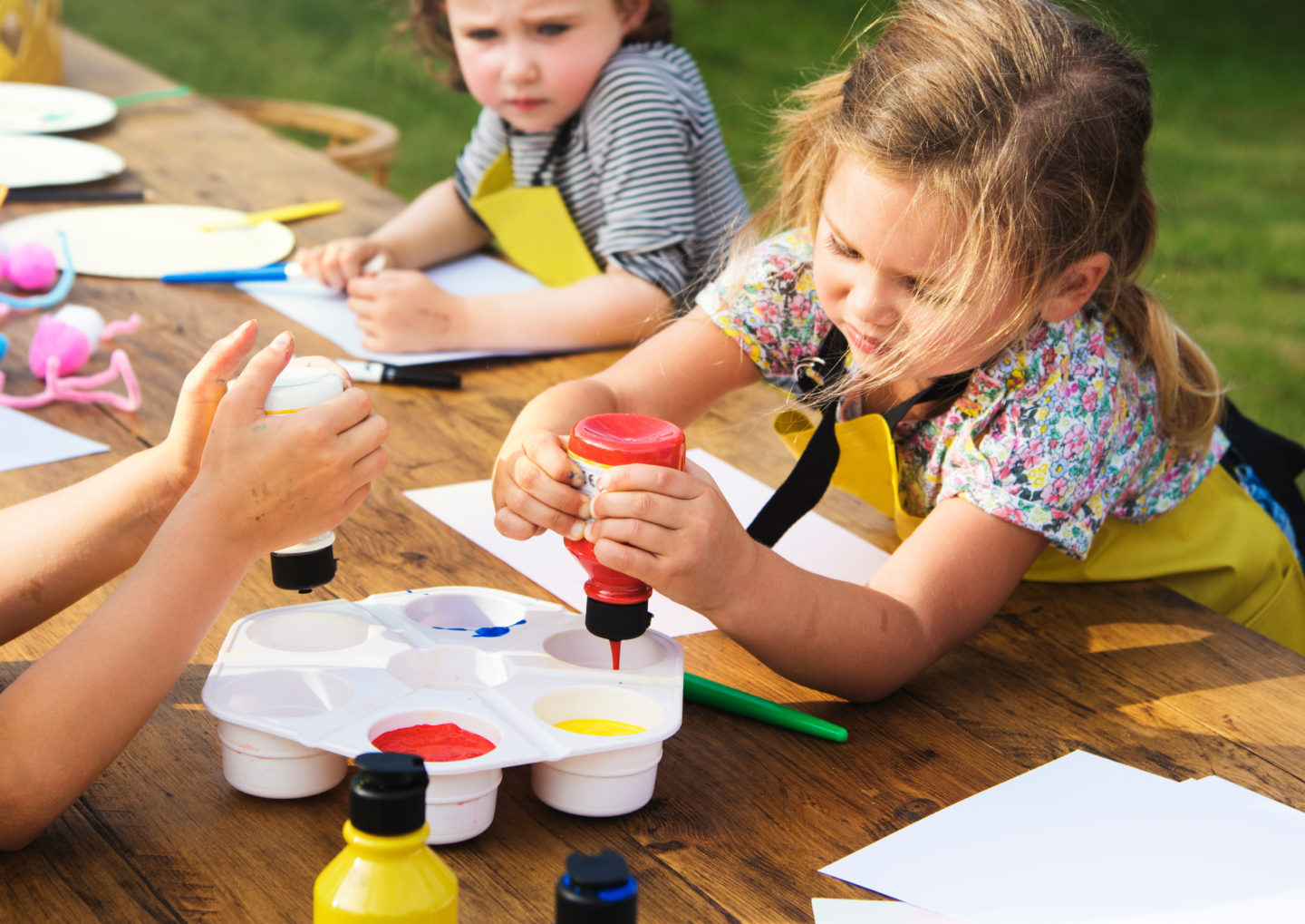 Best Outdoor Family Bonding Activities To Try This Summer: Outside Art 