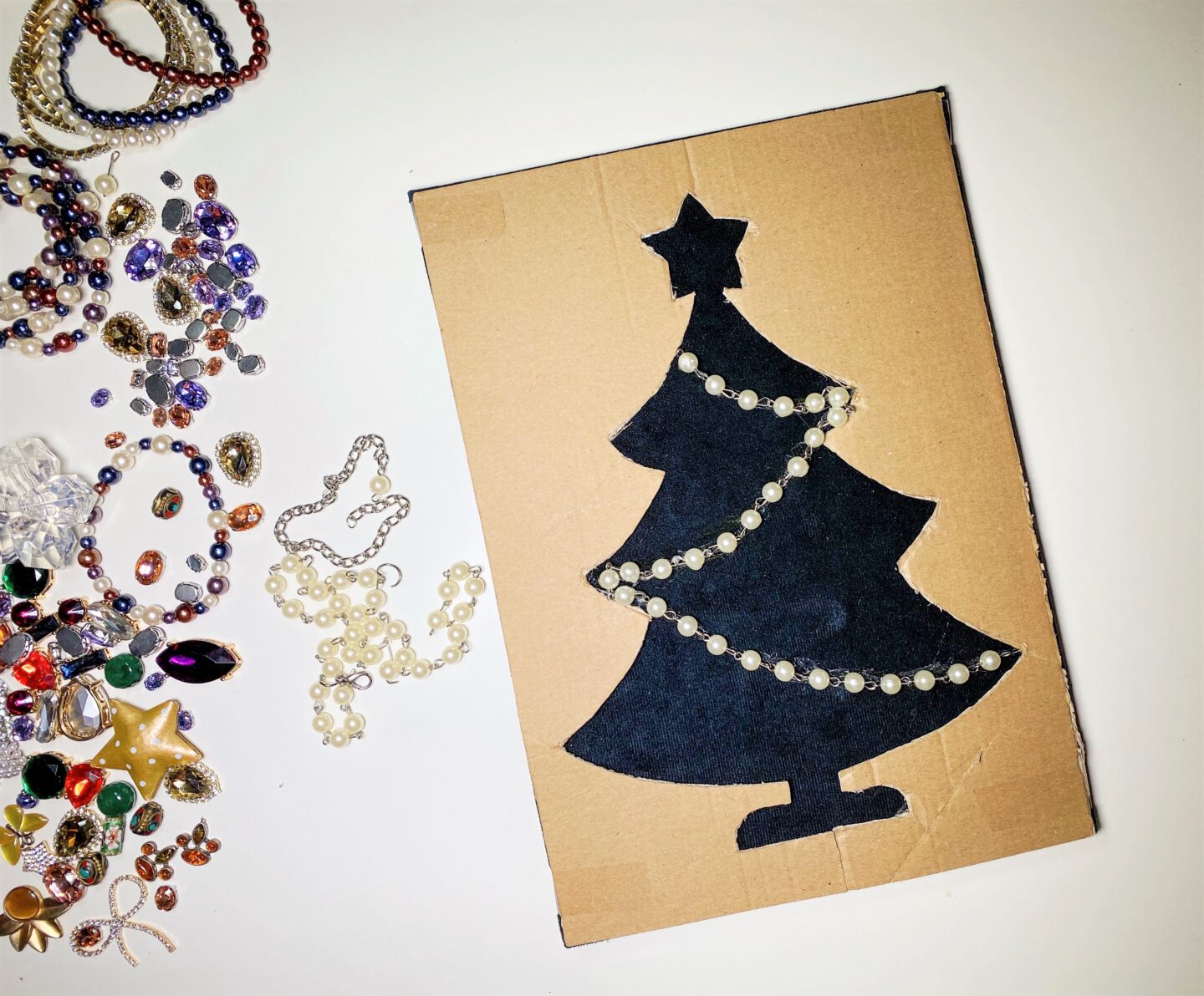 How To Make DIY Framed Jewelry Christmas Tree
