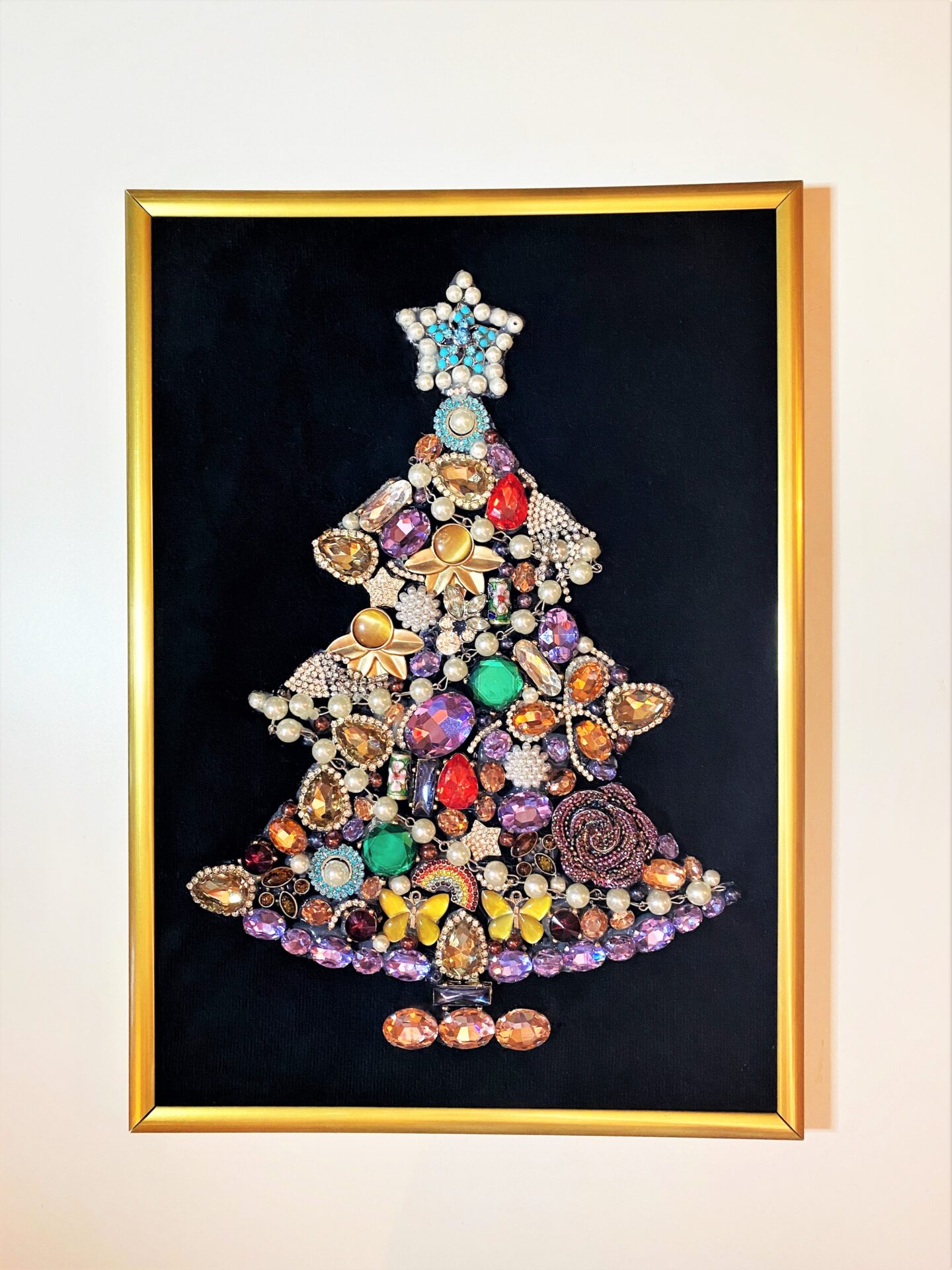DIY Framed Jewelry Christmas Tree