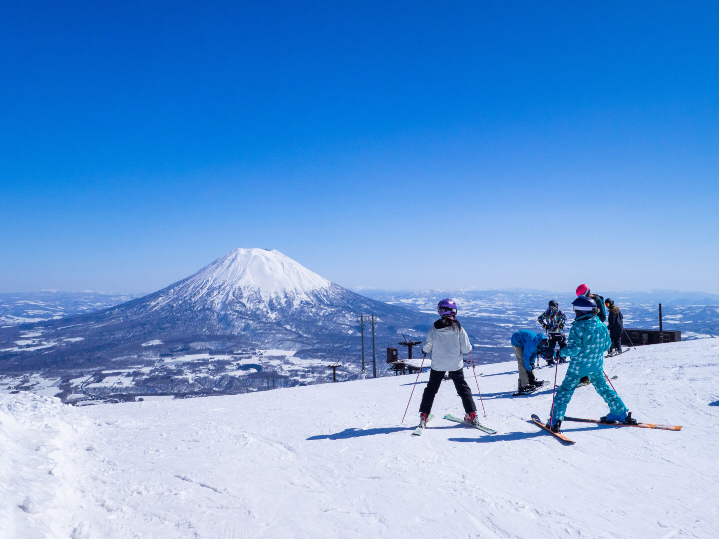 Best Things To Do In Hokkaido, Japan: Niseko skiing