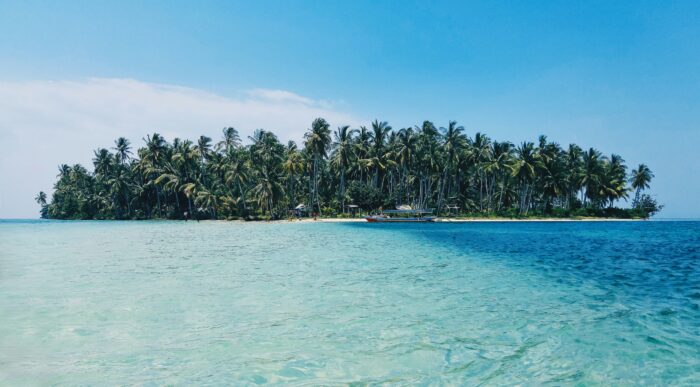 5 Reasons To Visit Indonesia - Glory of the Snow