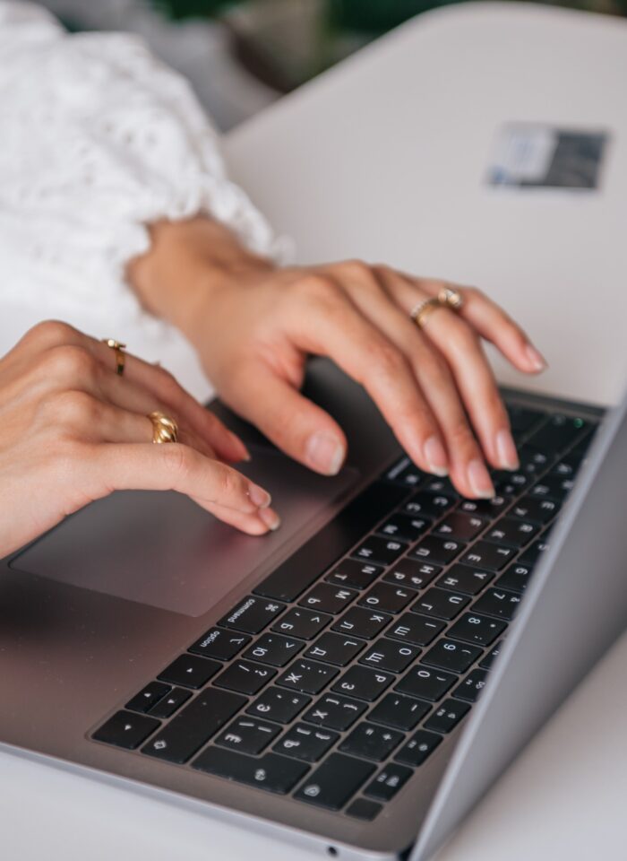 Decore And Editing Hand by Hand: Create Cozy Workspace And Become A Freelance Editor