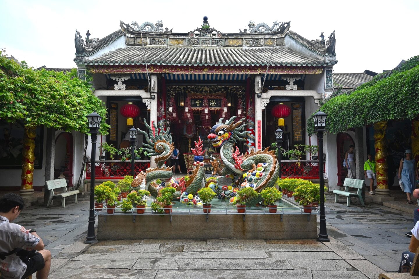 Hội quán Quảng Đông ( Cantonese Assembly Hall ) in the old town of Hội An, Vietnam.