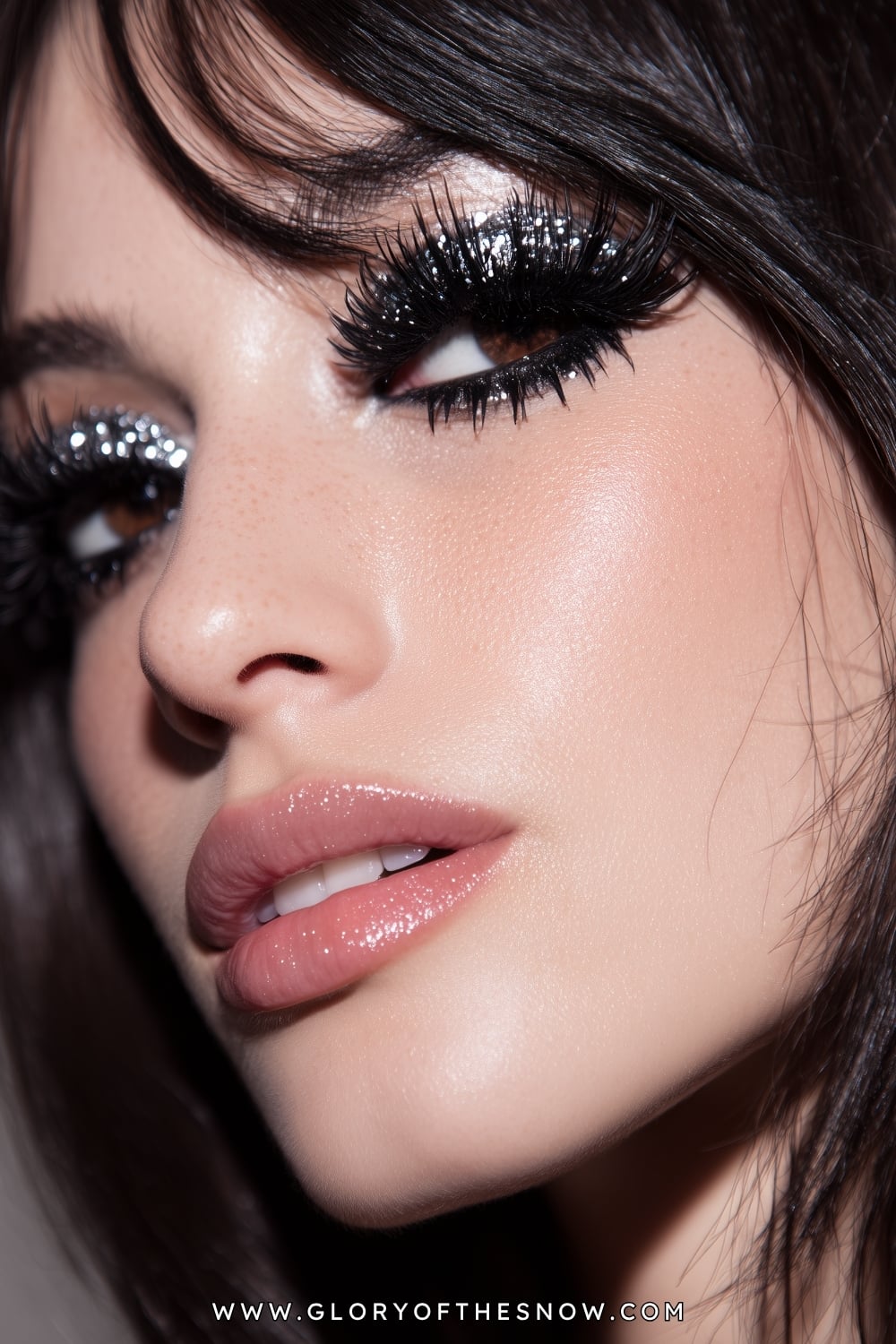 Easy Glam Makeup Looks: Sparkling Black Drama Eyes