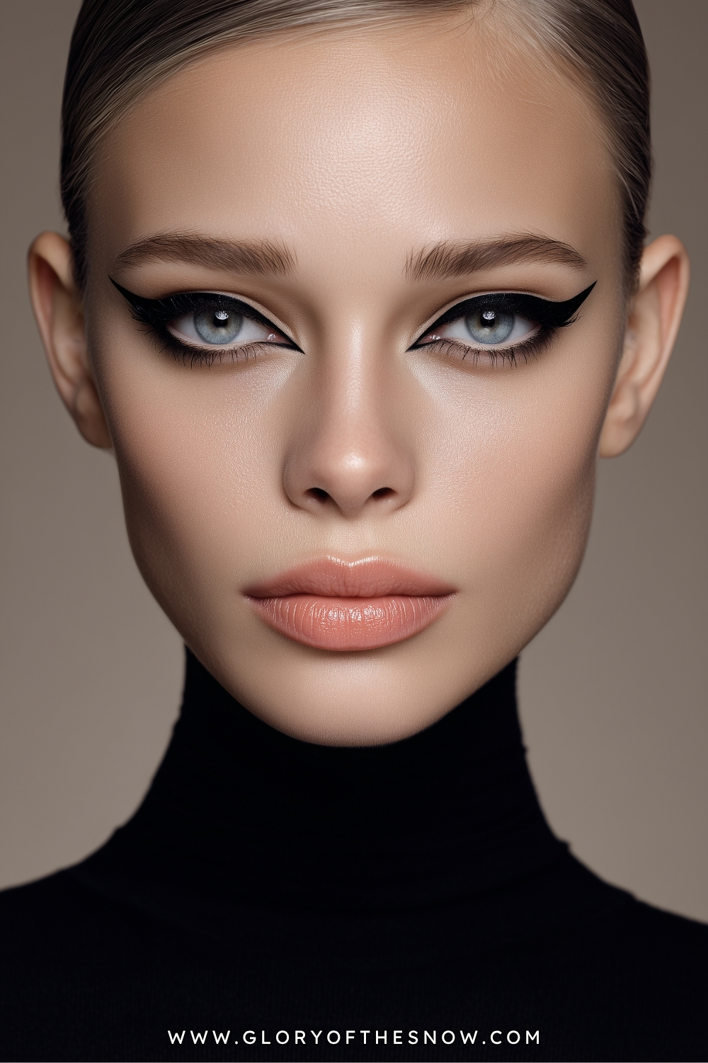 Easy Glam Makeup Looks: Sleek Graphic Liner Look